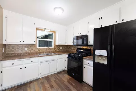 2116 Galaxy Way, Redding, CA 96002 photo 4