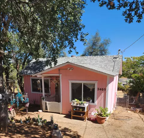 2405 West St, Redding, CA 96001 photo 1