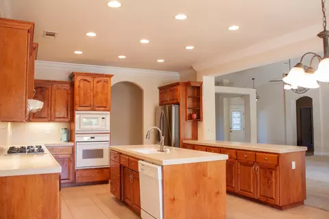 2049 Tradition Way, Redding, CA 96001 photo 8