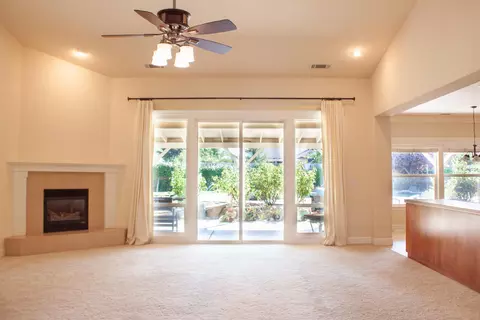 2049 Tradition Way, Redding, CA 96001 photo 3