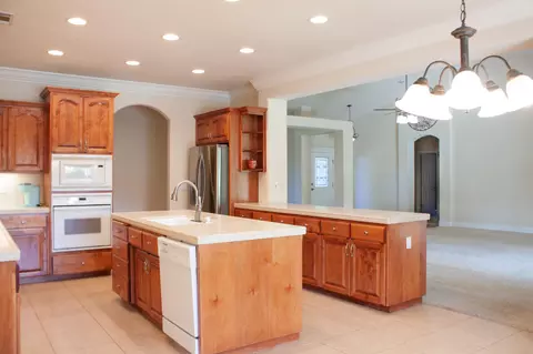 2049 Tradition Way, Redding, CA 96001 photo 5