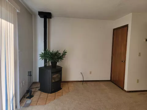 847 Mission Sierra Ct, Redding, CA 96003 photo 3