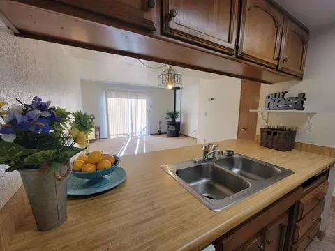 847 Mission Sierra Ct, Redding, CA 96003 photo 4