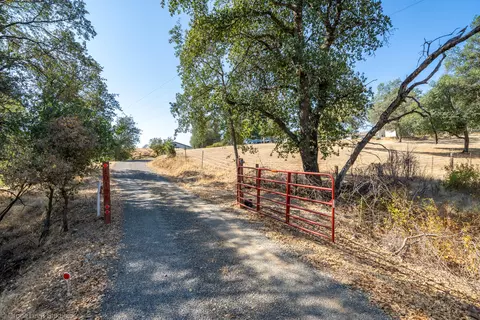 10194 Old Oregon Trl, Redding, CA 96003 photo 64
