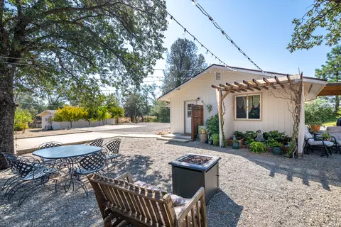 10194 Old Oregon Trl, Redding, CA 96003 photo 1