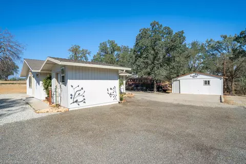 10194 Old Oregon Trl, Redding, CA 96003 photo 4