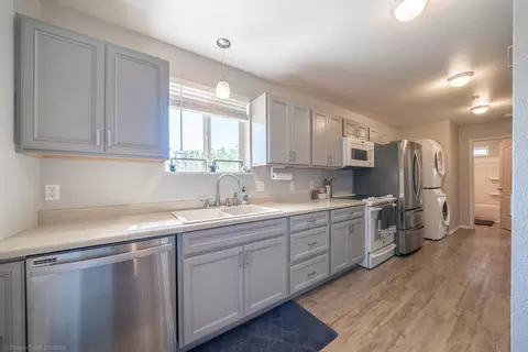 10194 Old Oregon Trl, Redding, CA 96003 photo 18