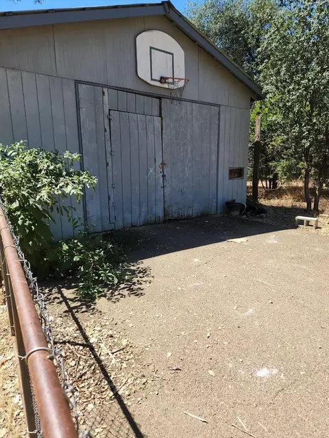 20113 Cindy Ln, Redding, CA 96002 photo 24