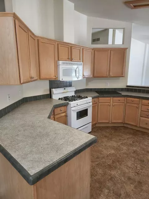 20113 Cindy Ln, Redding, CA 96002 photo 9