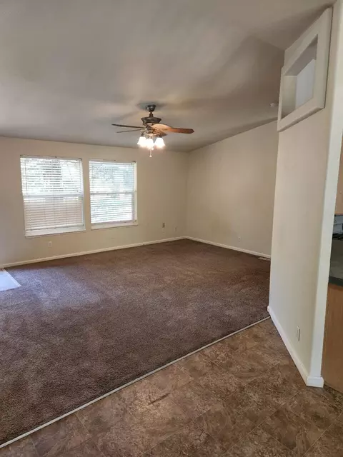 20113 Cindy Ln, Redding, CA 96002 photo 5