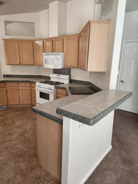 20113 Cindy Ln, Redding, CA 96002 photo 10