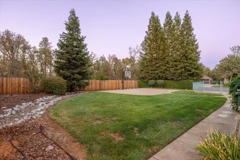 3370 Wimbledon Dr, Redding, CA 96002 photo 46
