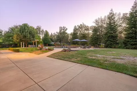 3370 Wimbledon Dr, Redding, CA 96002 photo 39