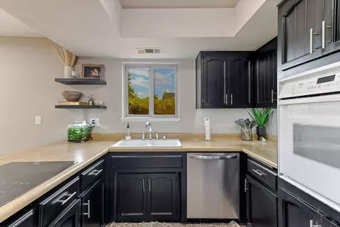 1080 Mistletoe Ln, Redding, CA 96002 photo 5