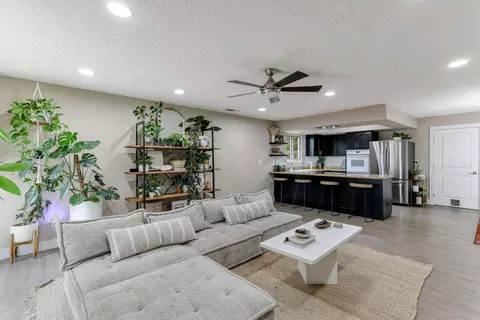 1080 Mistletoe Ln, Redding, CA 96002 photo 12