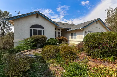 144 Franciscan Trl, Redding, CA 96003 photo 2