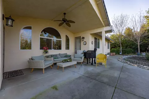 19292 Sellins View Ct, Redding, CA 96003 photo 15