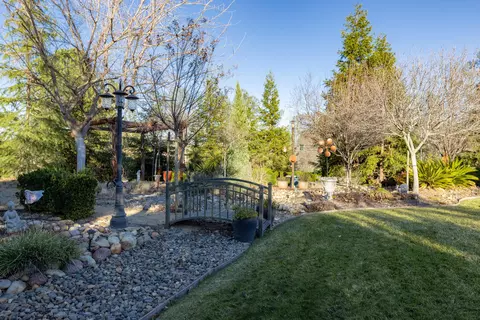 19292 Sellins View Ct, Redding, CA 96003 photo 17