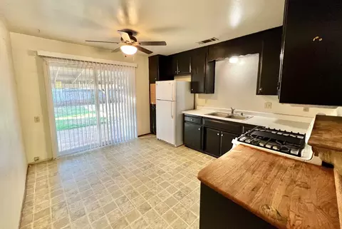 2123 Galaxy Way, Redding, CA 96002 photo 3
