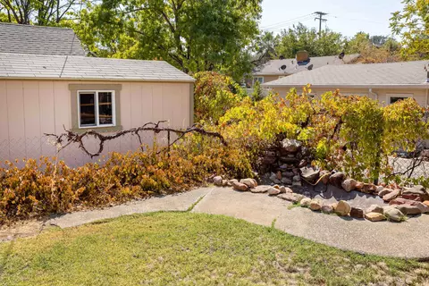 23402342 Shasta St, Redding, CA 96001 photo 17