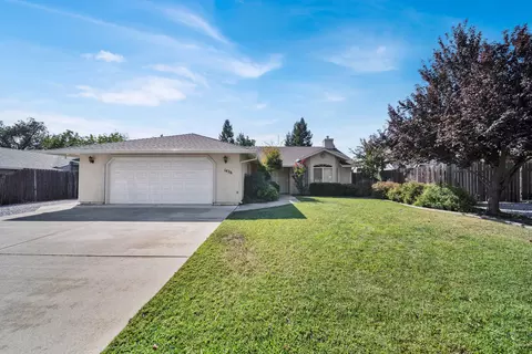1426 Lavender Way, Redding, CA 96003 photo 1