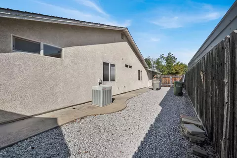 1426 Lavender Way, Redding, CA 96003 photo 44