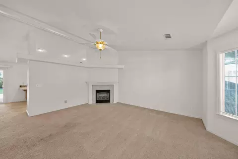 1426 Lavender Way, Redding, CA 96003 photo 5