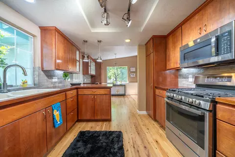 1095 Harpole Rd, Redding, CA 96002 photo 1