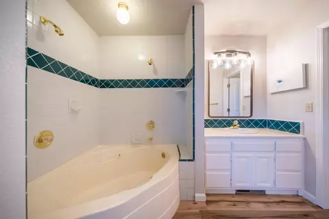 1095 Harpole Rd, Redding, CA 96002 photo 18