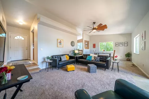 1095 Harpole Rd, Redding, CA 96002 photo 9