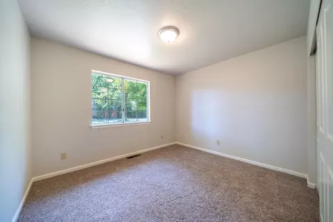 1095 Harpole Rd, Redding, CA 96002 photo 21
