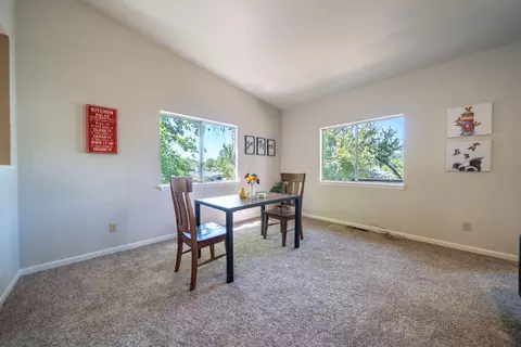 1095 Harpole Rd, Redding, CA 96002 photo 12