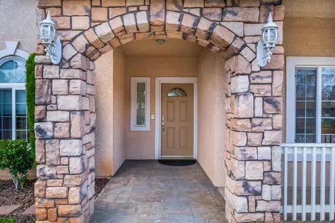 6750 Eastmont Dr, Redding, CA 96002 photo 3