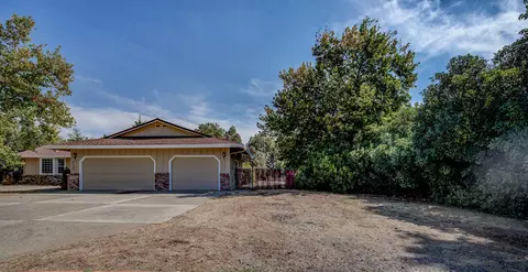 6595 Flicker Way, Anderson, CA 96007 photo 3