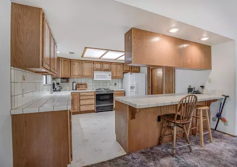 6595 Flicker Way, Anderson, CA 96007 photo 9