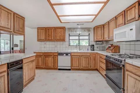 6595 Flicker Way, Anderson, CA 96007 photo 12