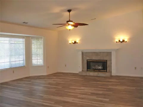 6424 Oxbow St, Redding, CA 96001 photo 4