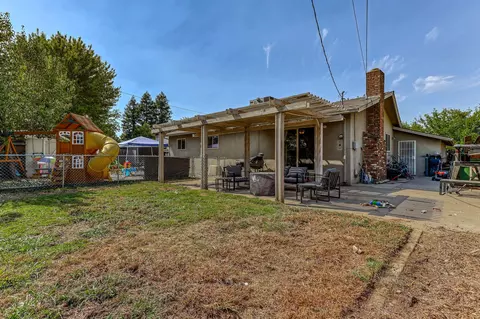3029 Merle Dr, Redding, CA 96001 photo 17
