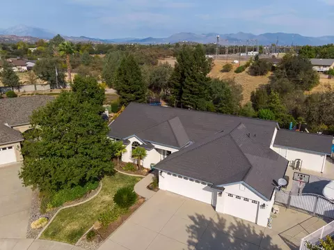 3802 Tea Rose Ct, Redding, CA 96001 photo 1