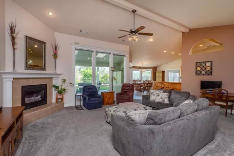 3802 Tea Rose Ct, Redding, CA 96001 photo 8