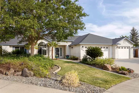 3802 Tea Rose Ct, Redding, CA 96001 photo 4