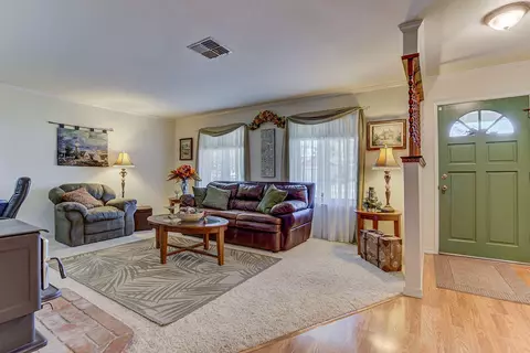 2867 Amethyst Way, Redding, CA 96003 photo 2