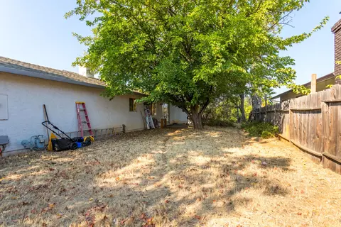 2260 Kerry Ave, Redding, CA 96002 photo 19