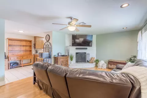 2260 Kerry Ave, Redding, CA 96002 photo 4