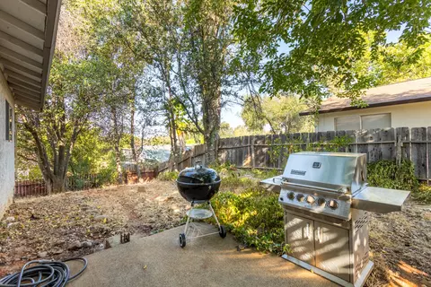 2260 Kerry Ave, Redding, CA 96002 photo 17
