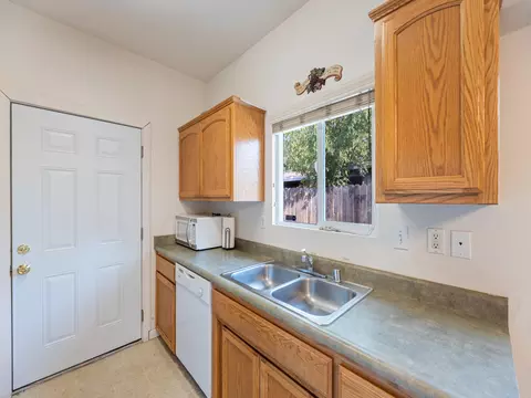 4020 Notre Dame Ave, Redding, CA 96003 photo 8
