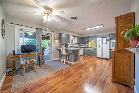 6741 Southgate Dr, Redding, CA 96001 photo 4