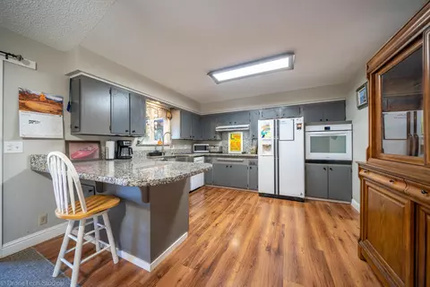 6741 Southgate Dr, Redding, CA 96001 photo 18