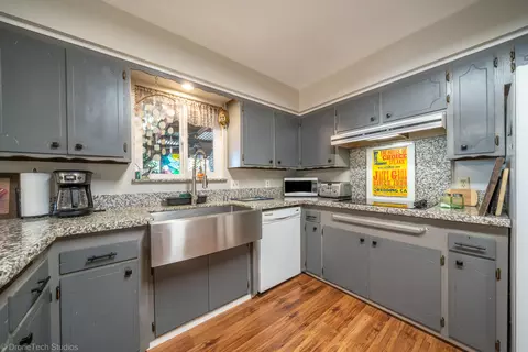 6741 Southgate Dr, Redding, CA 96001 photo 5