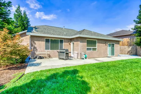 2085 Hedgerow Ave, Redding, CA 96003 photo 23